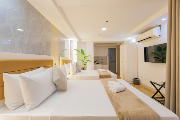 Deluxe Twin Room | Desk, laptop workspace, free WiFi