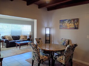 Interior - Beautiful 2/2 Cottage waterfront property on Lake Jackson in Sebring FL. (Sebring)