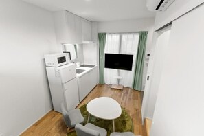 Private kitchen - Nishi-Shinjuku Apartment (Tokyo)