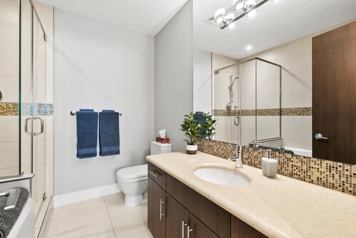 Pool View, West Lakeview 5th Floor condo with boat slip, gym and steam room