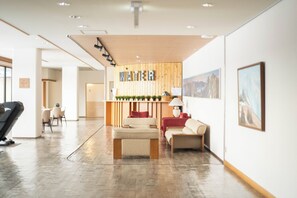Lobby lounge - Hotel Goryukan (Hakuba)