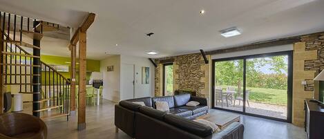 TV, DVD player, table tennis, books