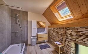 Hair dryer, towels, soap, shampoo - Domaine de Beaugarry, 4-star gite near Sarlat (Saint-Geniès)