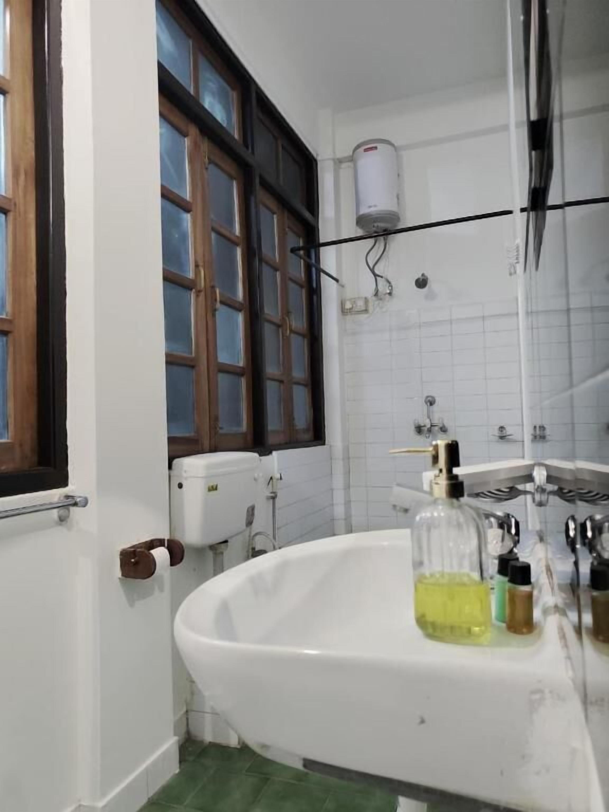 Standard Double Room, Balcony, Valley View | Bathroom | Shower, free toiletries, towels, soap