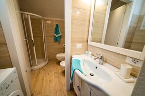 Shower - Appartamenti Procchio - Marina (Marciana)