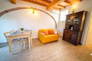 TV - Appartamenti Procchio - Marina (Marciana)