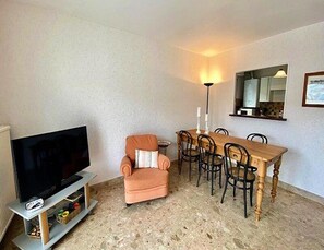 Dining - 3 Rooms for 4 People (Quiberon)