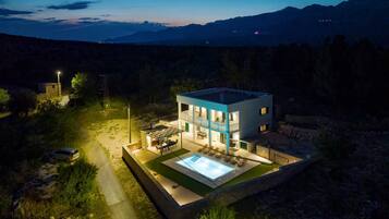 Villa | Exterior