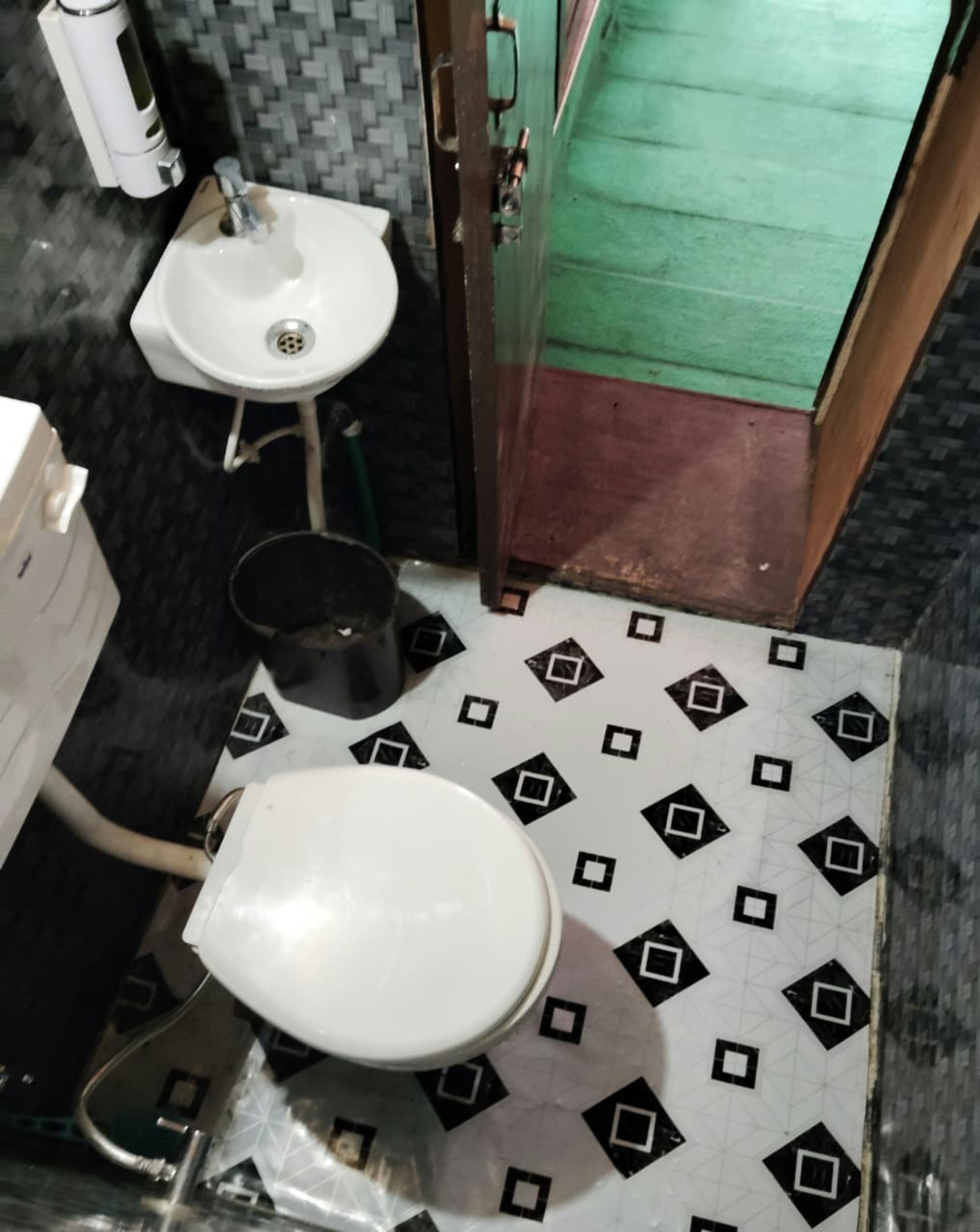 Shower, towels, soap