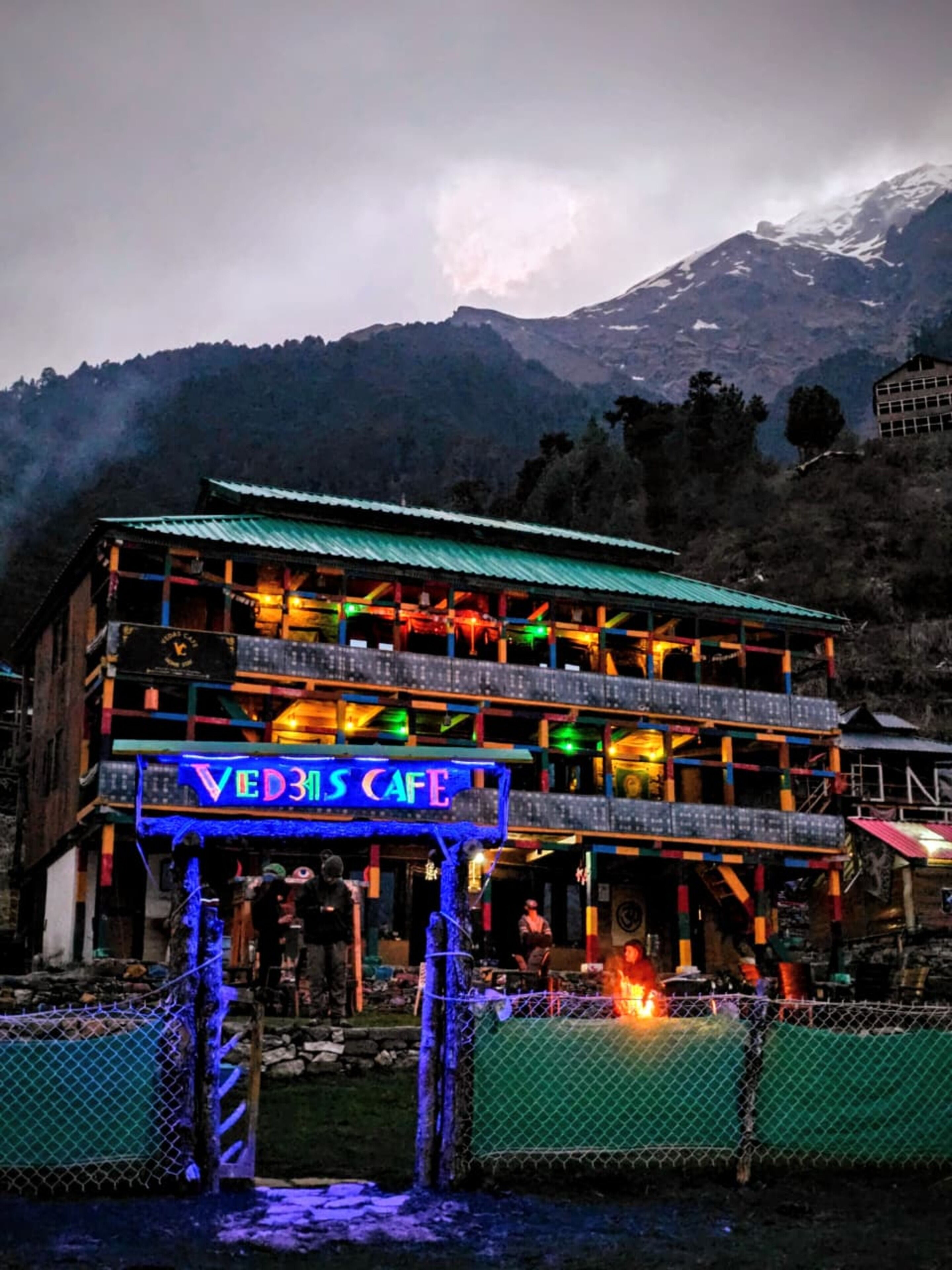 المنشأة من الخارج