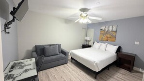 Unclassified image, 4 of 27, button - Cozy Luxurious house where privacy is the key (Abbotsford)