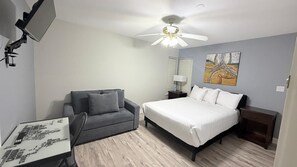 Unclassified image, 2 of 27, button - Cozy Luxurious house where privacy is the key (Abbotsford)