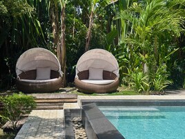 2 piscinas al aire libre