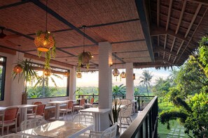 Restaurant - Jungle Nest Resort (General Luna)