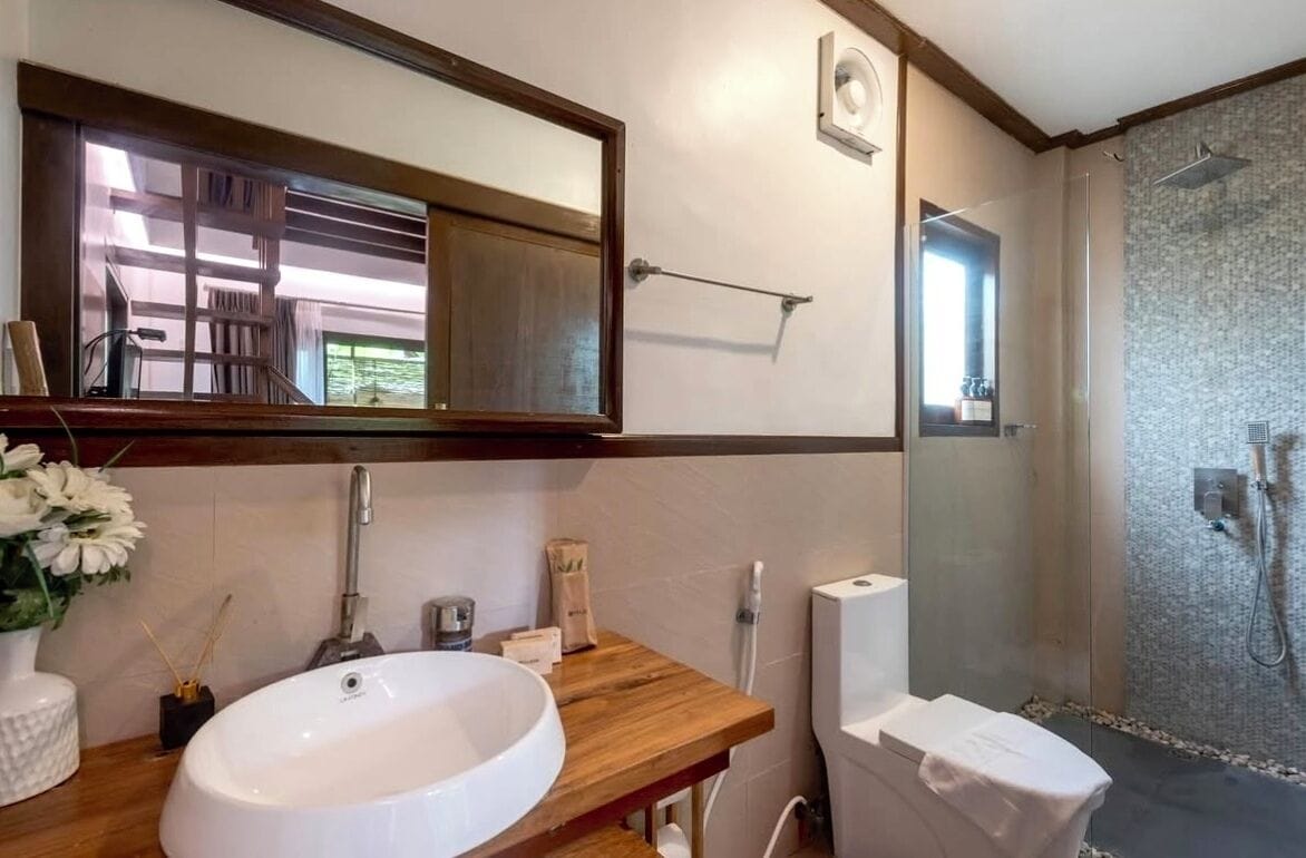Shower, towels, soap, shampoo