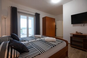 House - Holiday Home Lantina With Pool (Novigrad)