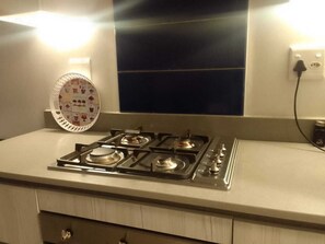 Unclassified image, 3 of 6, button