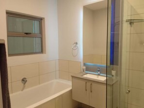 Unclassified image, 5 of 6, button