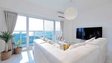 Luxury Condo, Balcony, Ocean View | Living area