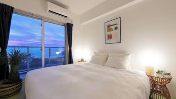 Blackout curtains, soundproofing, free WiFi