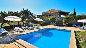 Hồ bơi trong nhà, hồ bơi ngoài trời