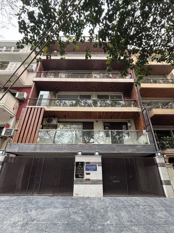 Unclassified image, 1 of 39, button - Fortune Home Service Apartment 3BHK, J-130 Saket (New Delhi)