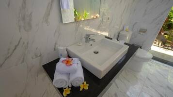 Villa, 3 Bedrooms, Private Pool, Garden View | Bathroom