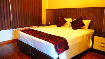 In-room safe, iron/ironing board, free WiFi