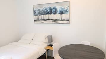 1 sovrum, strykjÀrn/strykbrÀda, wi-fi och sÀngklÀder