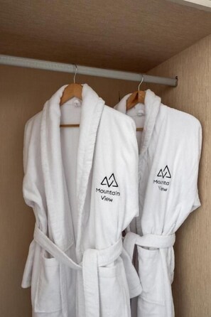 Comfort Double Room | Bathroom amenities | Slippers