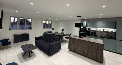 LE PANORAMIQUE DE LA RESIDENCE avec tous ces commerces au pied