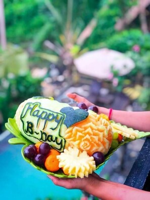 Chambre, 1 chambre, fumeur, vue sur la piscine | Nourriture et boissons