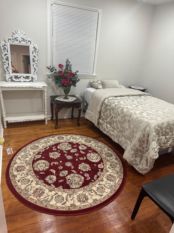 Luokittelematon kuva, 1 kautta 4, painike