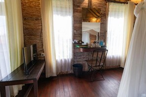 Interior - Room-charming Deluxe Room Upper Floor at (Ubud)