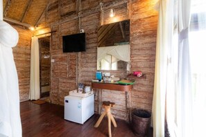 Room, 1 Bedroom, Smoking | Interior