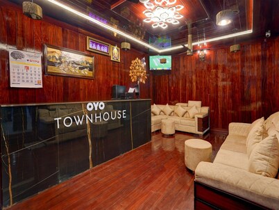 Super Townhouse NK Vivanta Luxury Rooms