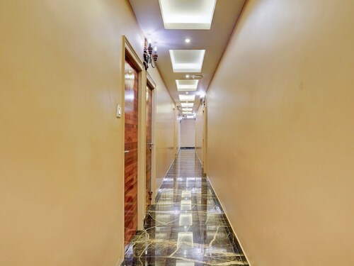 Super Townhouse NK Vivanta Luxury Rooms