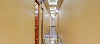 Super Townhouse NK Vivanta Luxury Rooms