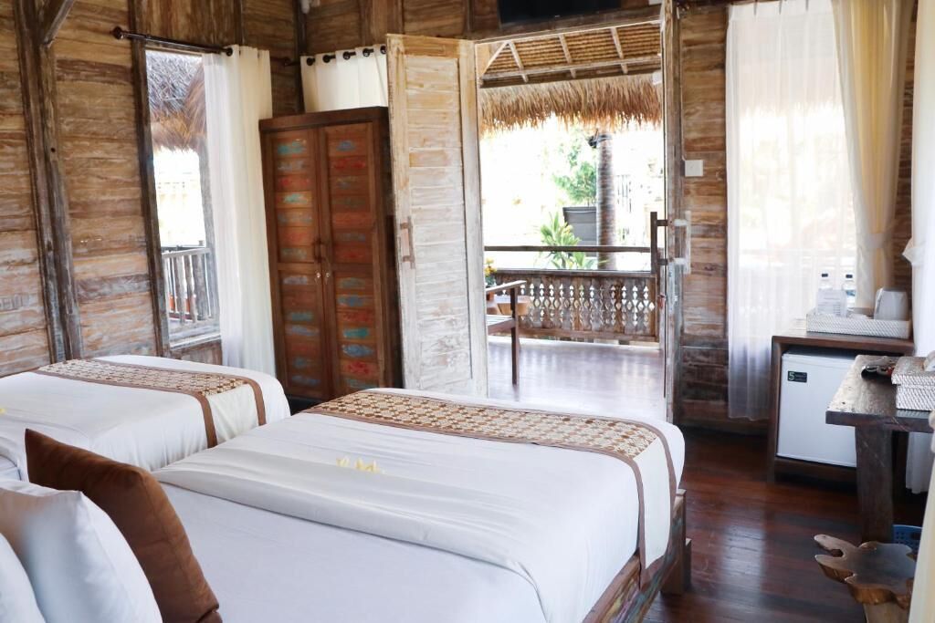 Room, 2 Bedrooms, Smoking, Pool View