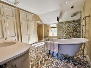 Unclassified image, 4 of 17, button - Priory Cottage, Clifford 
Beautiful Detached 4-Bed Retreat Near Hay-on-Wye (Clifford)