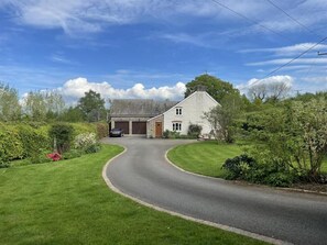 Exterior - Priory Cottage, Clifford 
Beautiful Detached 4-Bed Retreat Near Hay-on-Wye (Clifford)