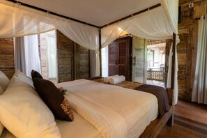 Unclassified image, 2 of 38, button