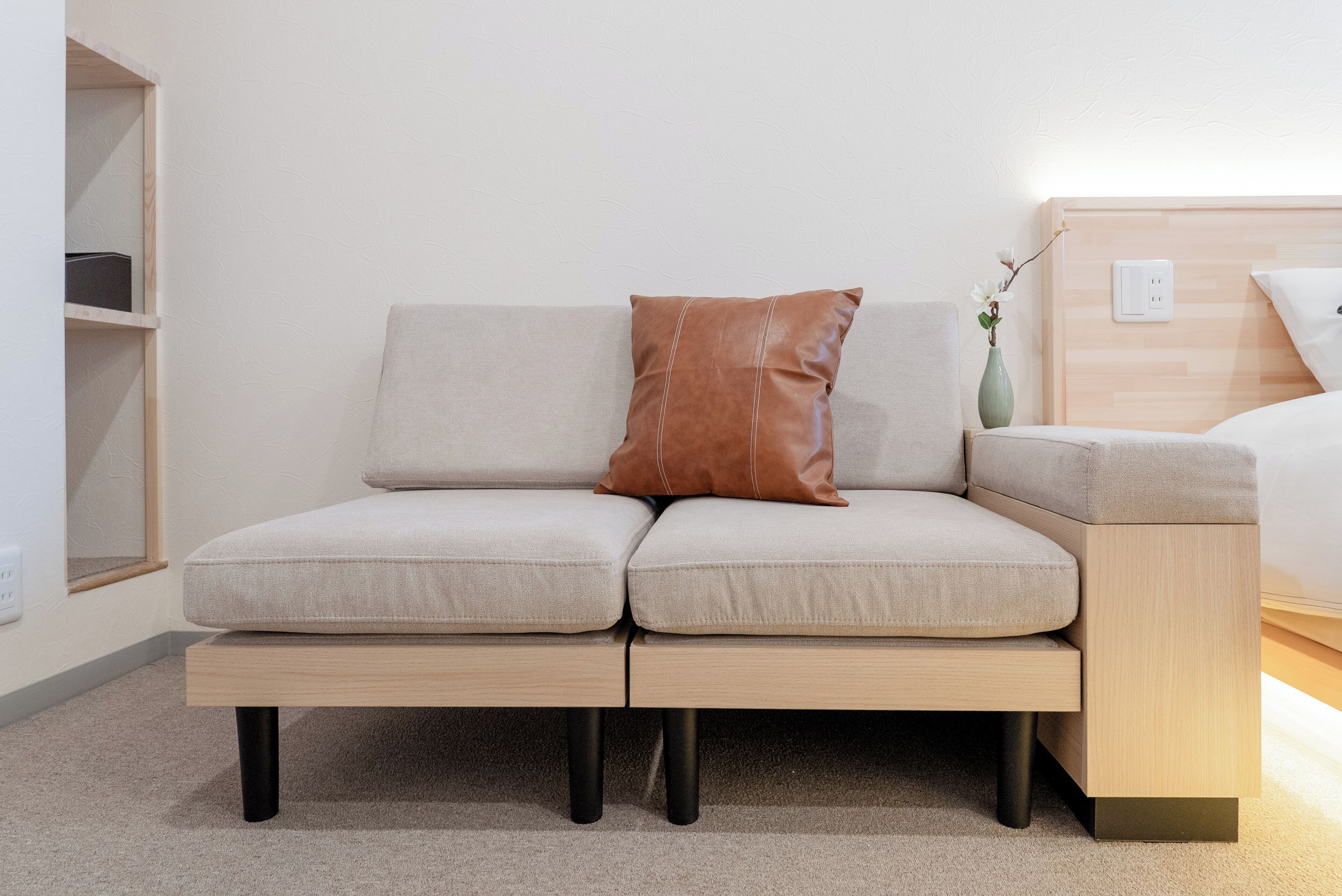 40-inch flat-screen TV with digital channels, streaming services