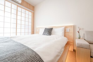 Basic Condo, 1 Queen Bed, Non Smoking | Free WiFi, bed sheets - b&Kuromon 3 (Osaka)