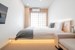Basic Condo, 1 Queen Bed, Non Smoking | Free WiFi, bed sheets - b&Kuromon 3 (Osaka)