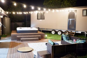 Terrace/patio - Luxury Couple Retreat| Spa& Fireside Tinyhome (South Nowra)