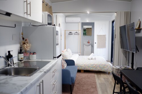 Luxury Couple Retreat| Spa& Fireside Tinyhome