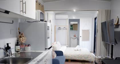 Luxury Couple Retreat| Spa& Fireside Tinyhome