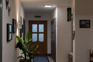 Interior - Modern and inviting space designed to make your stay comfortable and relaxing. (Zell am See)
