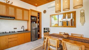 Fridge, microwave, stovetop, toaster